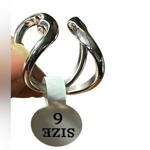 FASHION JEWELRY STAINLESS STEEL SILVER OPEN CUFF RING HEART SHAPE WOMENS SIZE 6